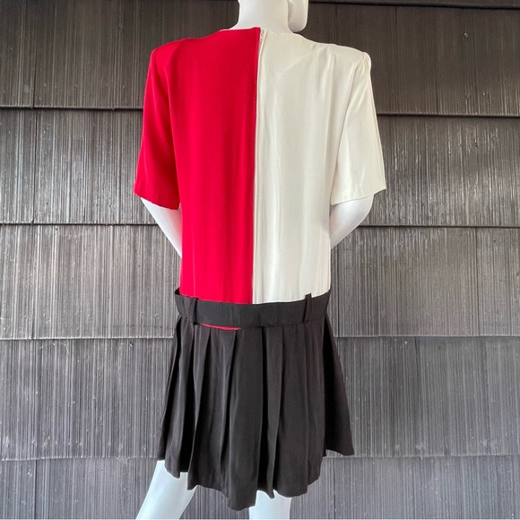 🔥Vintage Absolutely Two Toned Red & Black pleated Dress - Picture 5 of 12